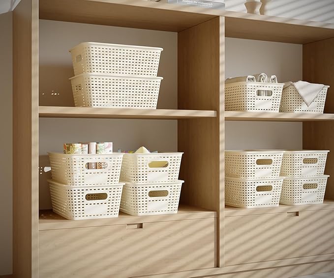Resze 6 Pack Plastic Storage Baskets with Lids, Breathable Stackable Organizer Bins& Containers for Pantry, Desktops, Cabinet, Closet, Offices Organization Toys, Space Saving, Easy-Carry Handles,White