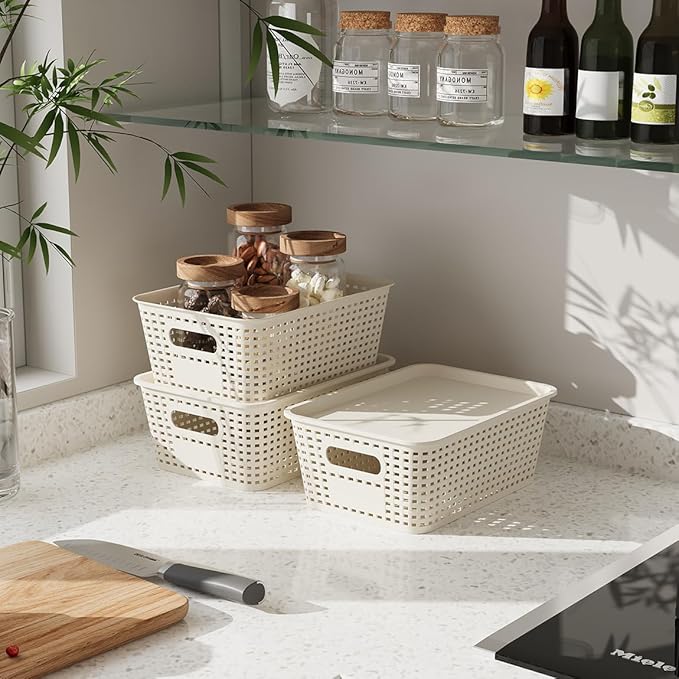 Resze 6 Pack Plastic Storage Baskets with Lids, Breathable Stackable Organizer Bins& Containers for Pantry, Desktops, Cabinet, Closet, Offices Organization Toys, Space Saving, Easy-Carry Handles,White